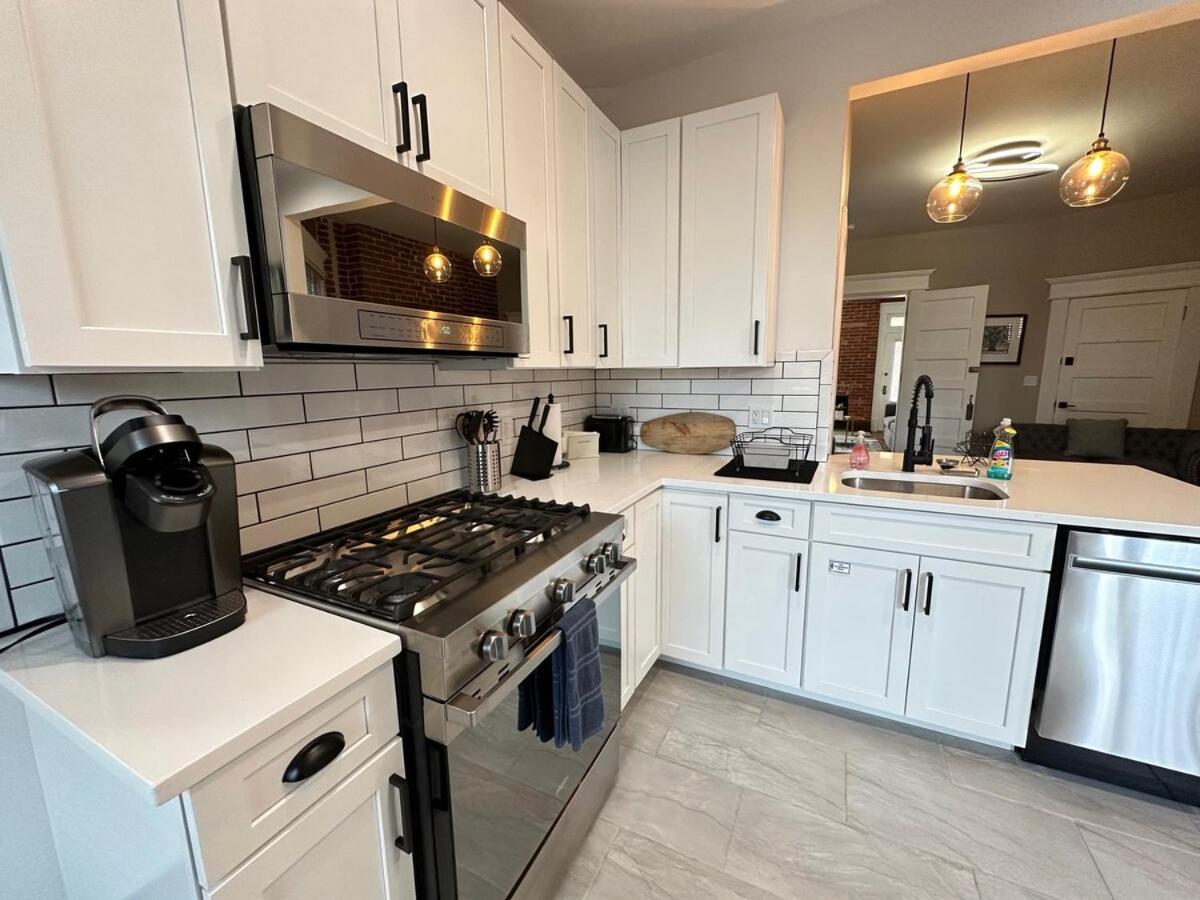 Big Brick 2 Bedroom In Victorian Village * Columbus